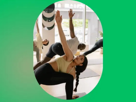 Empowered Vinyasa: Yoga Flow für Fortgeschrittene