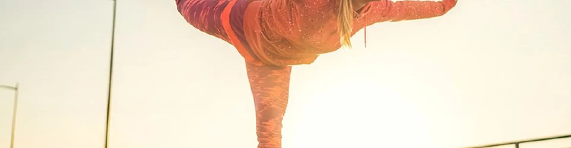 Fluxo de Vinyasa - Online Class by Jess Anderson